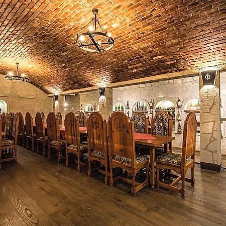 奥拉瓦树林花园度假酒店 4* Trstená